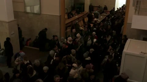 Kherson evacuation train Video stock 223525560