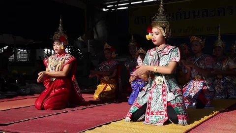 Khmer classical dancers performing in traditional costume in Siem Reap, Cambodia Stock Footage 77193377