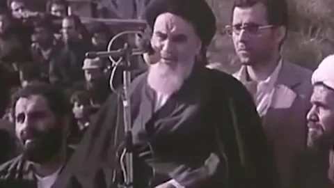 Khomeini addressing supporters after return to Iran 스톡 동영상 330131530