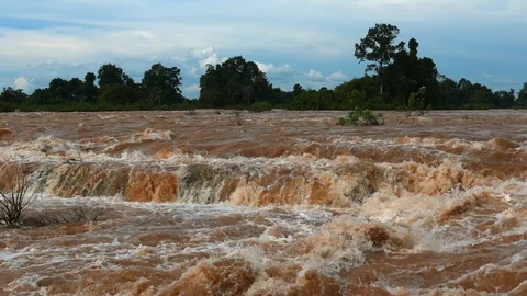 Khone Phapheng, largest waterfall of the mighty Mekong Stock Footage 89163123