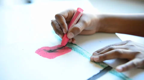Kid drawing Stock-Footage 33691234