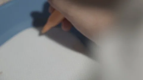 Kid is drawing a sun 스톡 동영상 93783335