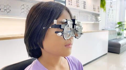 Kid eye test Stockfoto's