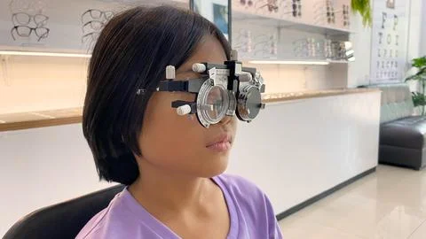 Kid eye test Stock Photos