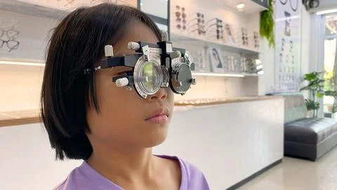 Kid eye test Фото