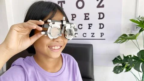 Kid eye test Stock Photos