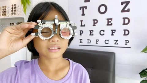 Kid eye test Stock Photos