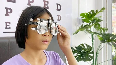 Kid eye test Stock Photos
