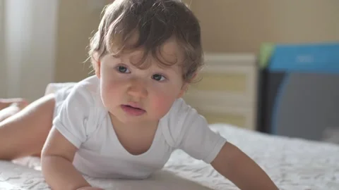 Kid, for the first time, get out of bed. Video stock 102453338