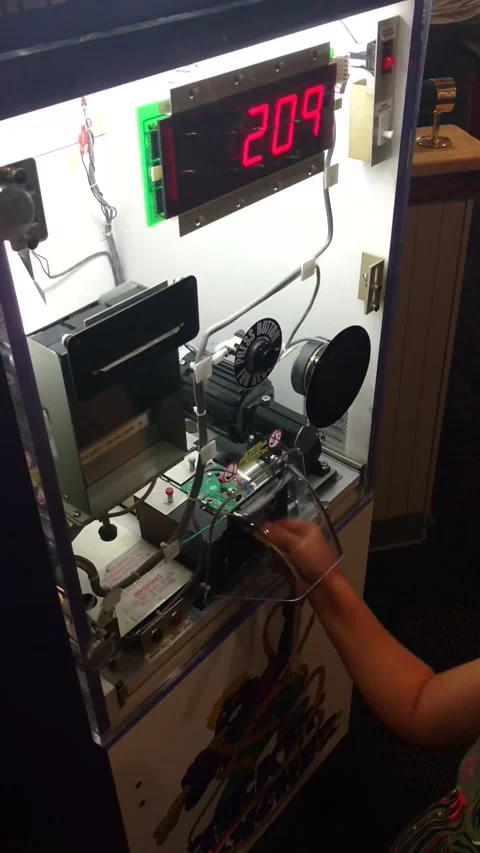 Kid Hacks Arcade Ticket Counter, Parma, Ohio, USA - 31 May 2017 Vidéo 311957155