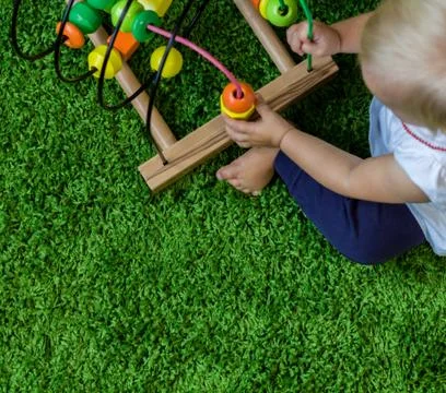 Kid with a Logic Toy. Early Development Foto stock