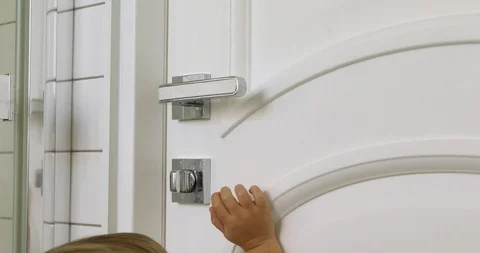 Kid opens door Stock Footage 95525606