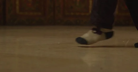 Kid passing by Video stock 94535372