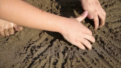 Kid play the sand Stock Footage 78493830