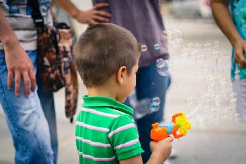 Kid playing Foto stock