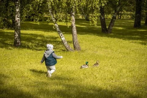 Kid playing 스톡 사진