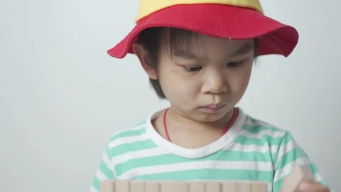 Kid playing toy blocks. 스톡 동영상 194383804