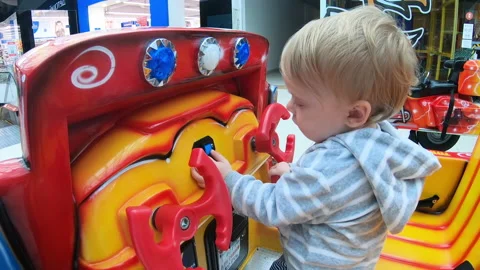 Kid on the ride Video stock 134948519