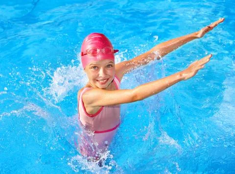 Kid swimming in pool. Foto stock