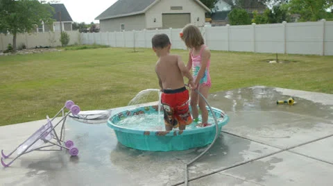 Kiddie Pool 14 库存影片 25007830