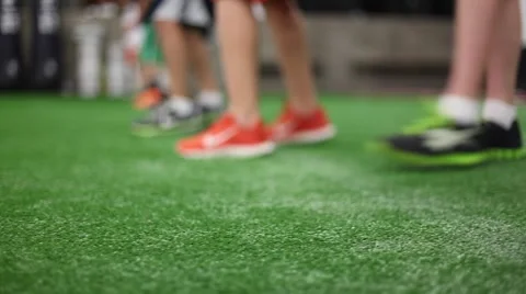 Kids Athletic Training Vídeos de archivo 68170304