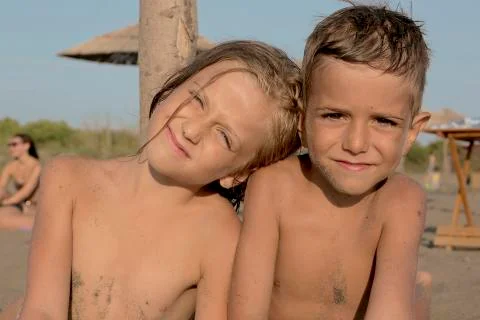 Kids on the beach Stock-Fotos