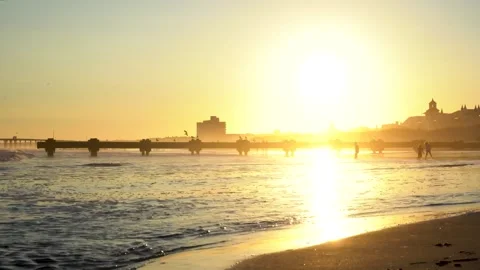 Kids chasing waves (Extended) Vidéo 302994990