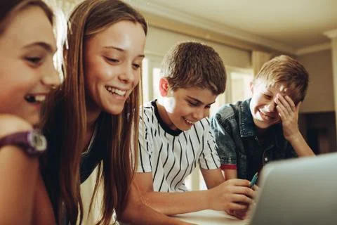 Kids enjoy learning with the help of technology Foto stock