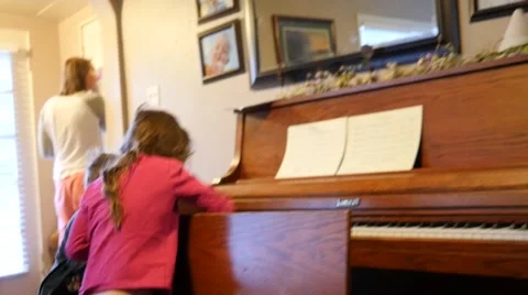 Kids fiding easter baskets. Stock Footage 49499995