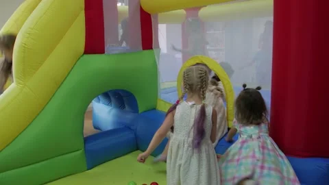 Kids Jumping Inflatable Vidéo 139907464