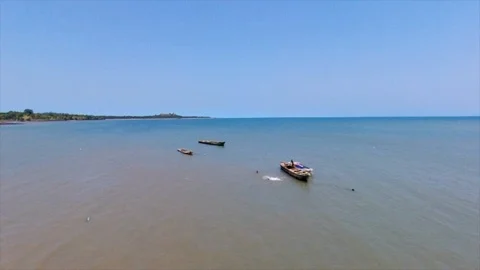 Kids jumping from pirogue Stock Footage 91448858