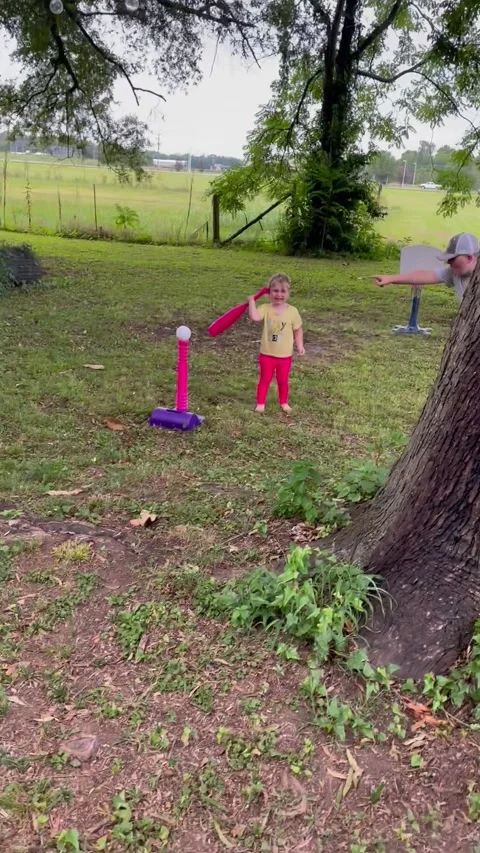 Children making a donga stick fighting i, Stock Video