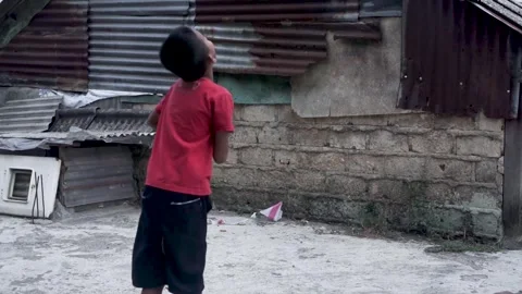 Kids playing kites Stock-Footage 254338652
