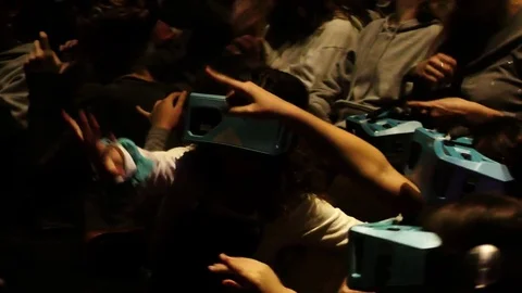 Kids see virtual reality first time ever.  스톡 동영상 83523816