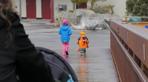 Kids Walking At the Zoo Stock Footage