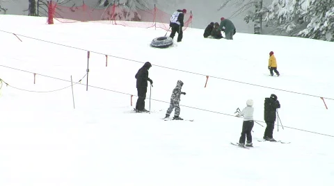 KidsAtRopeTow 1080 Stock Footage