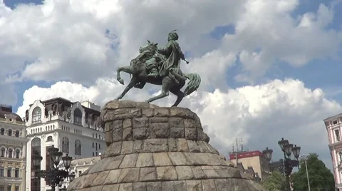 Kiev, monument to Bogdan Khmelnitsky Stock Footage 59859949