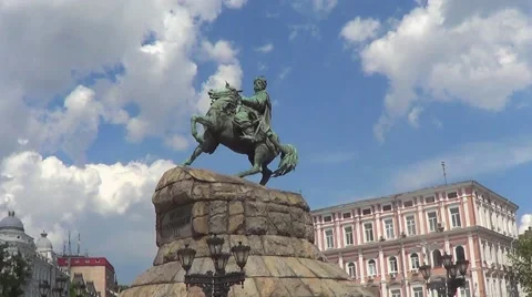 Kiev, monument to Bogdan Khmelnitsky 動画素材 59860883