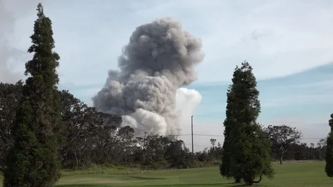 Kilauea Volcano Eruption 2018 - Cloud Of Ash Erupts From Summit Stock Footage 90367367