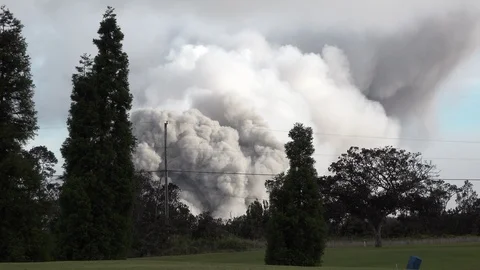 Kilauea Volcano Eruption 2018 - Large Volcanic Ash Cloud Billows Into Sky Stock Footage 90367496