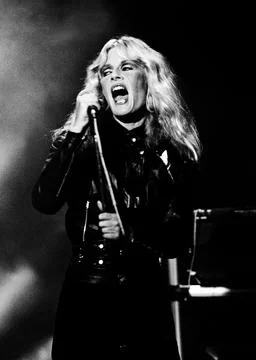 Kim Carnes performs on Solid Gold, 1983 Credit: Ron Wolfson / MediaPunch Stock Photos