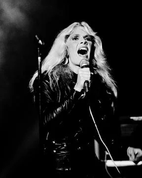 Kim Carnes performs on Solid Gold, 1983 Credit: Ron Wolfson / MediaPunch Stock Photos
