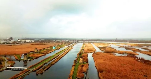 Kinderdijk windmills Video stock 101141303