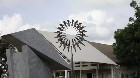 Kinetic-Wind-sculpture-Anthony-howe Stock Footage 138416699