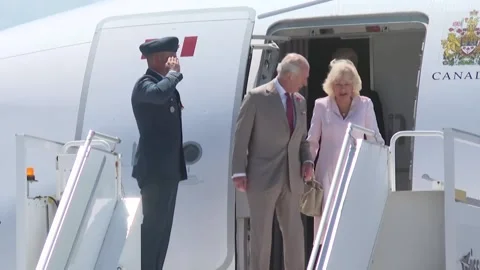 King and Queen arrive in Canada Video stock 310139326