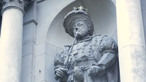 King Henry VIII Statue Mid Shot London Side Angle Stock Footage 156747212