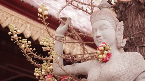 King Statue In/Out Focus 動画素材 42817989