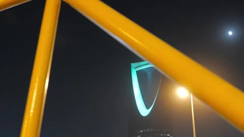 Kingdom Centre Tower at Night in Riyadh, Saudi Arabia 動画素材 316553706