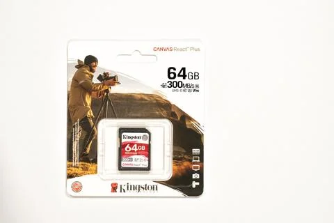 Kingston Canvas React Plus V90 U3 10 64GB Ultra Fast SDXC Card isolated on .. Foto stock