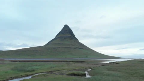 Kirkjufell Mountain Drone Stock-Footage 186773774
